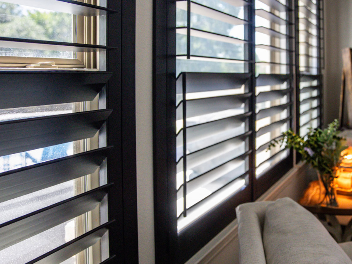 hunter douglas shutters