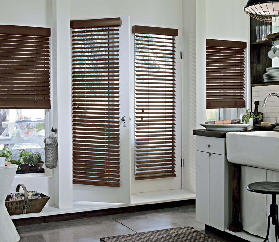 parkland-wood-window-blinds-hunter-douglas-window-fashions-of-texas door with wood blinds in living room