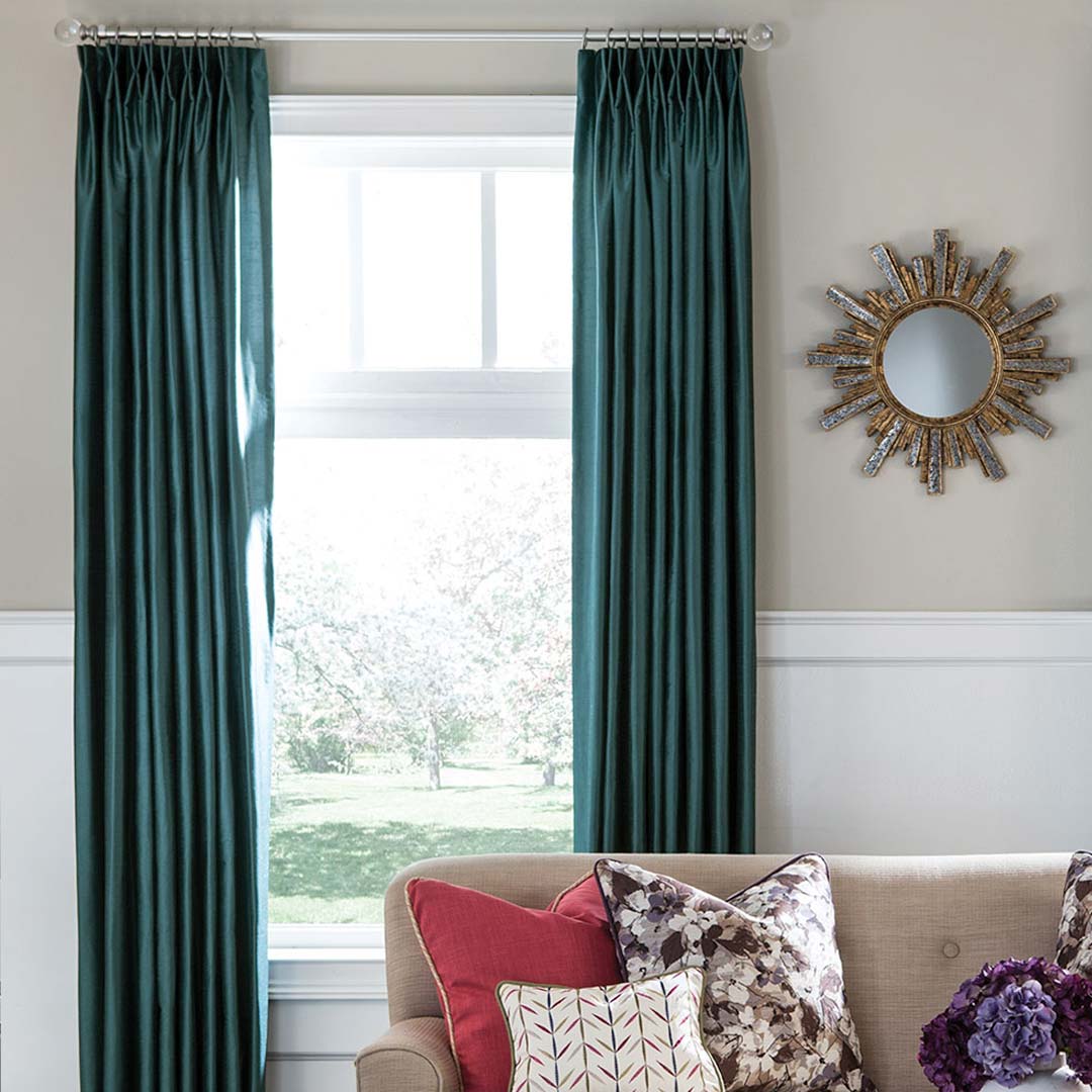 custom-window-treatments-detail-living-room-green-featured-product-hunter-douglas-window-fashions-of-texas